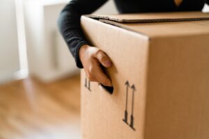 Beat the Heat: 10 Essential Tips for a Smooth Summer Move in Orlando